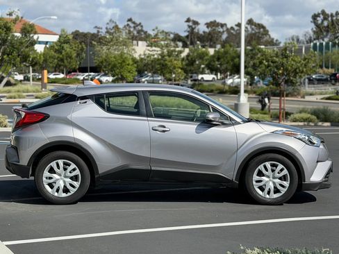 Used 2019 Toyota C-HR LE image 2
