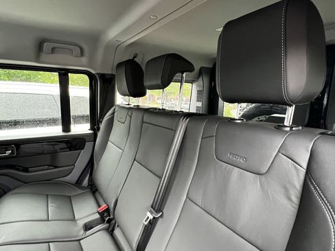 Used 2025 INEOS Grenadier Fieldmaster Edition image 22