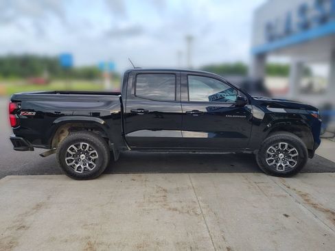 Used 2024 Chevrolet Colorado Z71 w/ Z71 Convenience Package 2 AWD/4WD image 4
