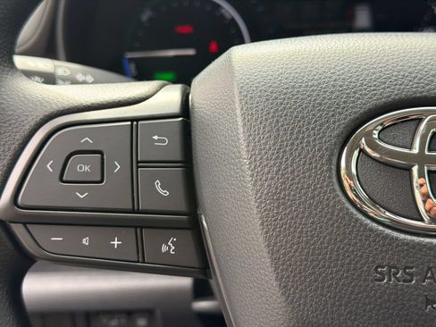 New 2026 Toyota Sienna LE FWD image 25