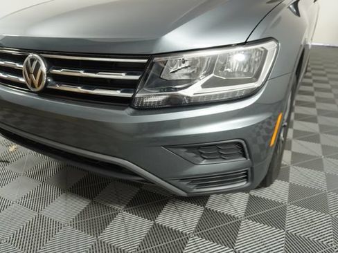 Used 2020 Volkswagen Tiguan SE w/ Panoramic Sunroof Package FWD image 11