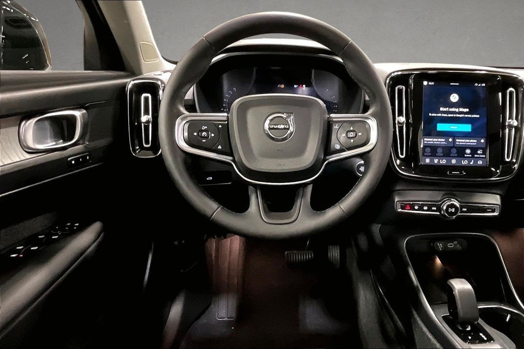 Certified 2024 Volvo XC40 B5 Core AWD/4WD image 9