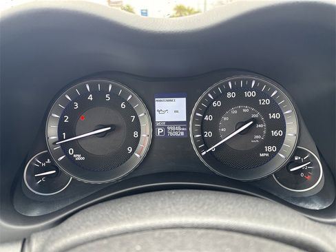 Used 2017 INFINITI Q70 3.7 image 37