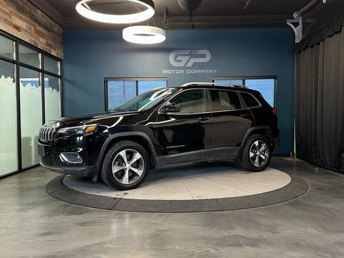 Used 2019 Jeep Cherokee Limited AWD/4WD image 7