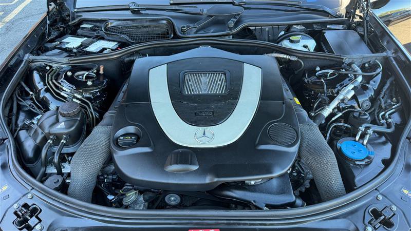 Used 2011 Mercedes-Benz S 550 4MATIC w/ Sport & Premium Pkgs image 32