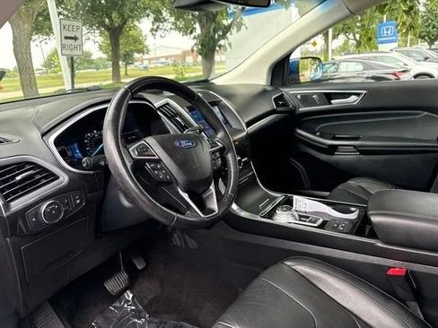 Used 2020 Ford Edge Titanium w/ Equipment Group 301A AWD/4WD image 24