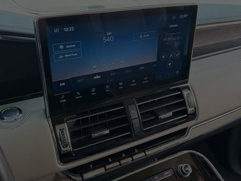 Used 2024 Lincoln Navigator Premiere AWD/4WD image 15
