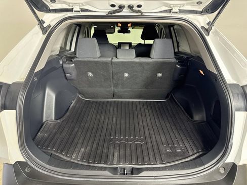 Certified 2021 Toyota RAV4 LE AWD/4WD image 23