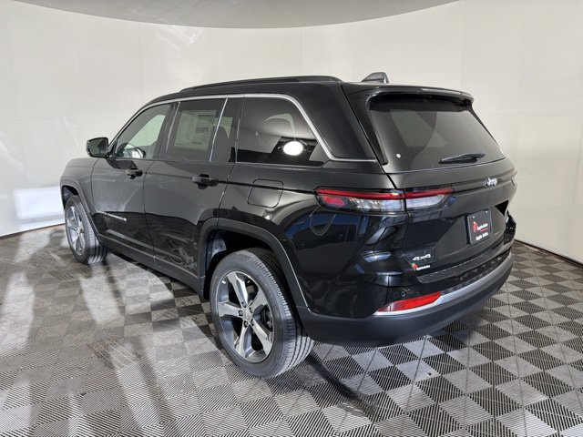 New 2026 Jeep Grand Cherokee Limited w/ Trailer Tow Package AWD/4WD image 7