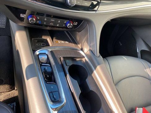 Used 2024 Buick Enclave Premium image 22