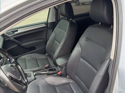 Used 2015 Volkswagen Golf TDI S image 7