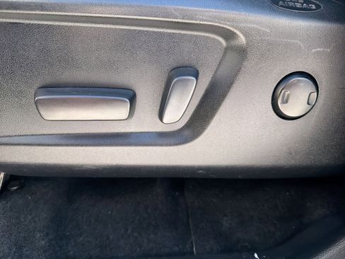 Used 2019 Toyota Tundra Limited image 18