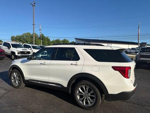 Used 2023 Ford Explorer XLT w/ Equipment Group 202A AWD/4WD image 5