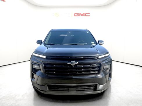 Used 2024 Chevrolet Traverse LT w/ Midnight/Sport Edition AWD/4WD image 11