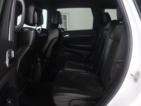 Used 2017 Jeep Grand Cherokee Altitude AWD/4WD image 11