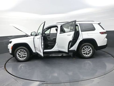 New 2025 Jeep Grand Cherokee L Laredo image 29