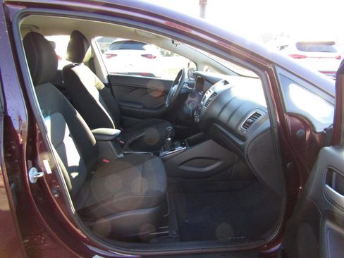 Used 2018 Kia Forte LX FWD image 25