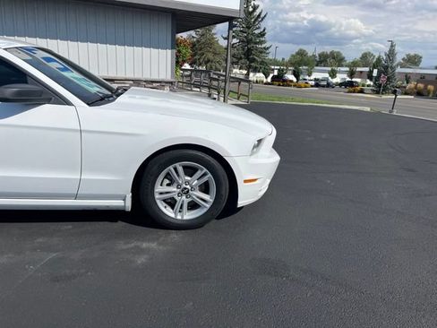 Used 2014 Ford Mustang Coupe RWD image 18