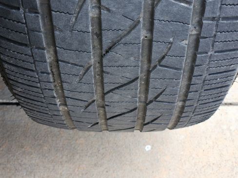 Used 2020 Ford Explorer XLT w/ Equipment Group 202A RWD image 15