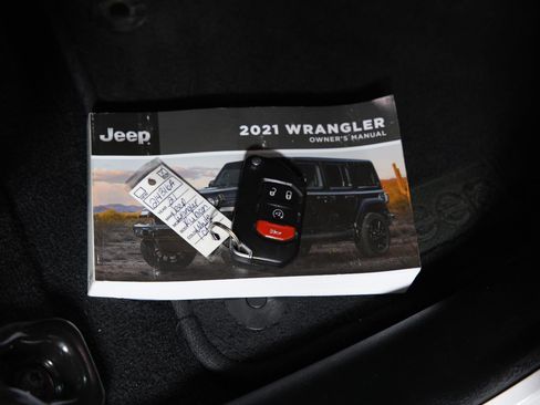 Used 2021 Jeep Wrangler Unlimited Rubicon AWD/4WD image 21