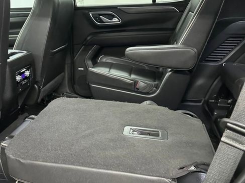 Used 2022 GMC Yukon SLT w/ SLT Premium Package AWD/4WD image 28