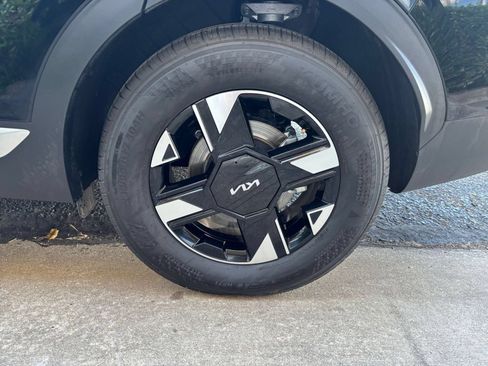 Used 2026 Kia Sportage LX FWD image 29