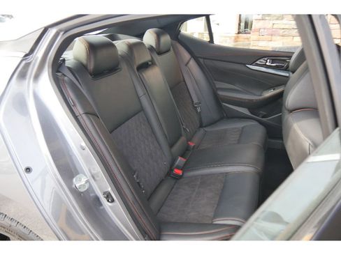 Used 2022 Nissan Maxima SR w/ Sport Mat Group image 19