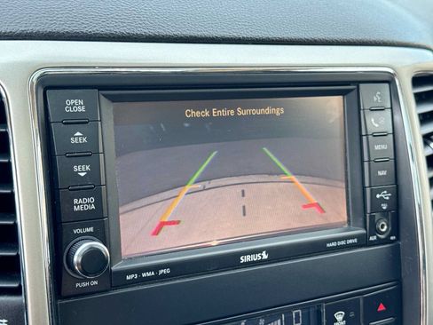 Used 2011 Jeep Grand Cherokee Limited AWD/4WD image 19