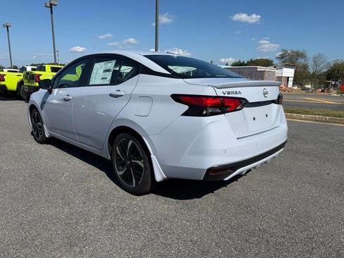 New 2025 Nissan Versa SR w/ Trunk Package image 7