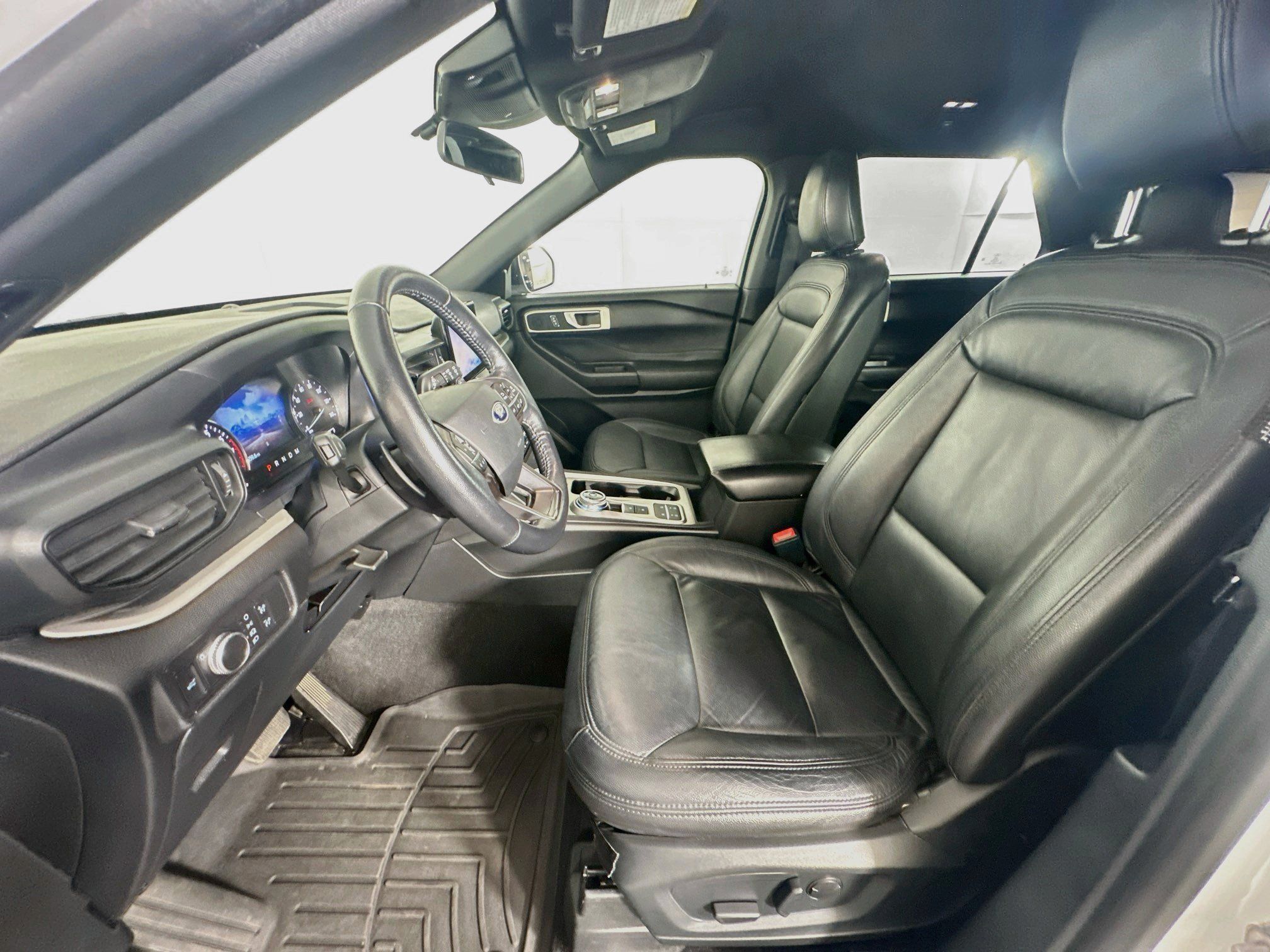 Used 2020 Ford Explorer XLT RWD image 13