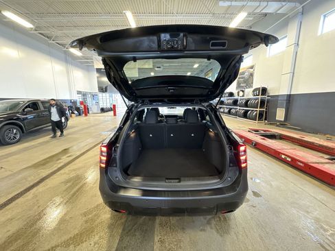 Used 2025 Nissan Kicks SV w/ SV Premium Package image 34