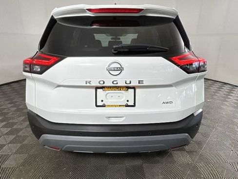 Used 2023 Nissan Rogue S AWD/4WD image 3