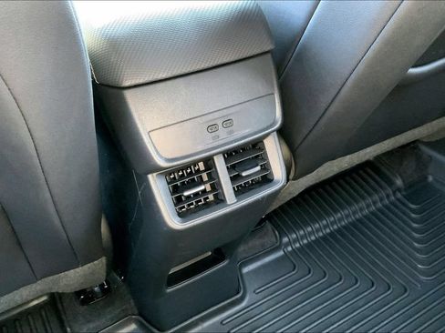Used 2025 Chevrolet Equinox LT w/ Convenience Package II AWD/4WD image 32