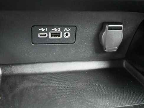 Used 2023 Nissan Altima 2.5 SR FWD image 11