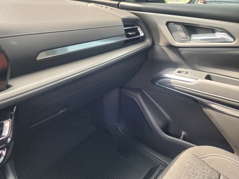 New 2025 Chevrolet Traverse LT w/ Driver Confidence Package image 37