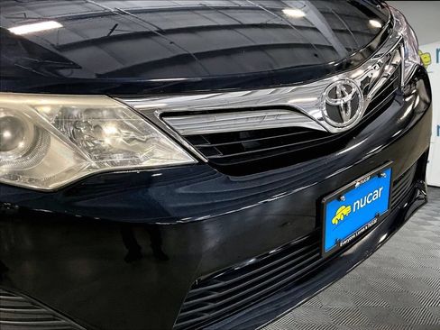 Used 2014 Toyota Camry LE FWD image 32