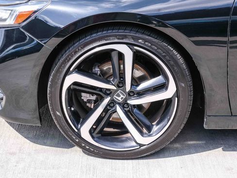 Used 2018 Honda Accord Sport image 10
