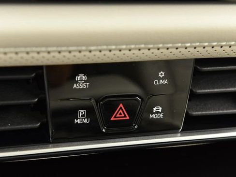 Certified 2026 Volkswagen Atlas SE w/ Panoramic Sunroof Package FWD image 15