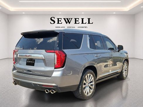 Used 2022 GMC Yukon Denali w/ Denali Premium Package AWD/4WD image 4