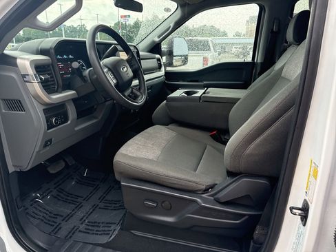Used 2025 Ford F250 XLT w/ FX4 Off-Road Package AWD/4WD image 12