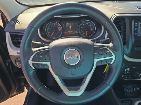 Used 2016 Jeep Cherokee Latitude w/ Cold Weather Group image 30