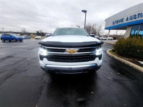 Used 2023 Chevrolet Silverado 1500 LT image 2