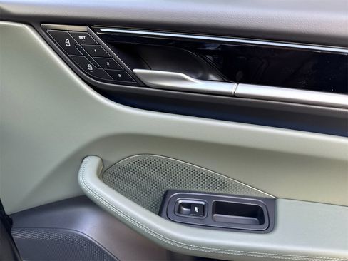 New 2025 Porsche Macan Electric image 20