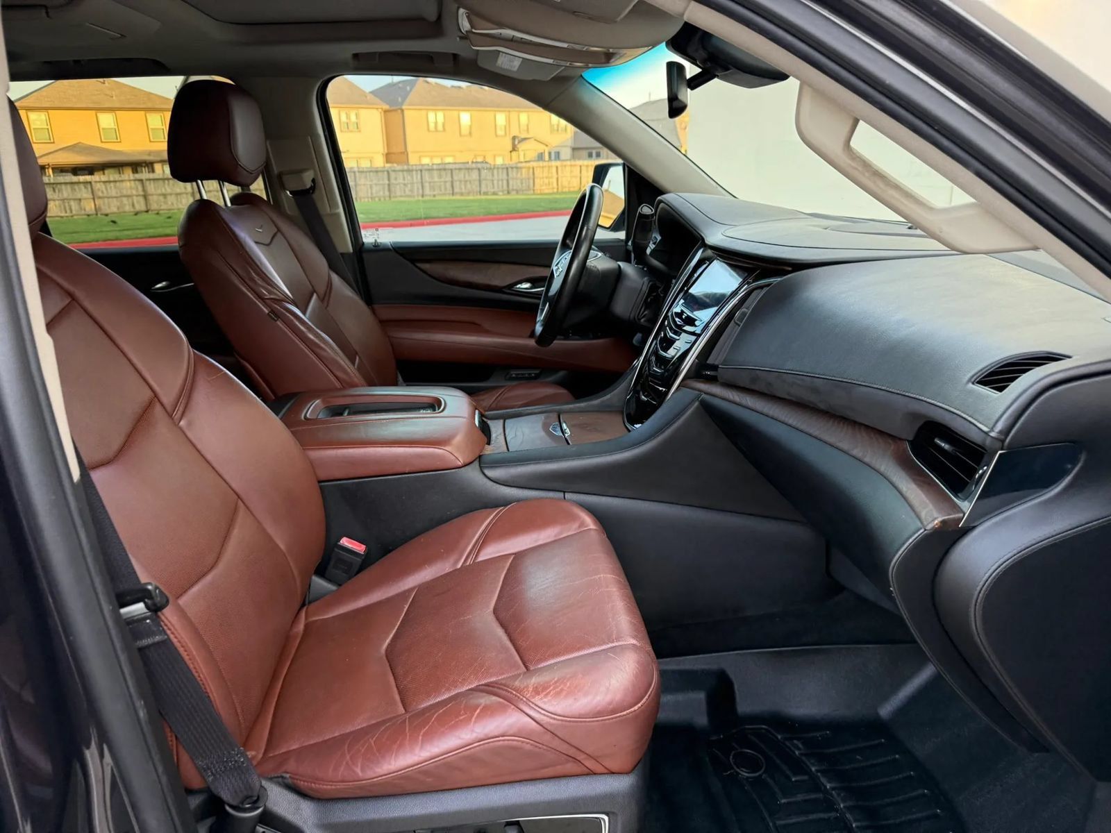 Used 2016 Cadillac Escalade Luxury AWD/4WD image 19