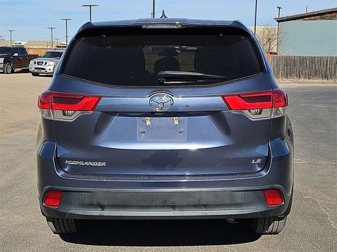 Used 2019 Toyota Highlander LE image 6