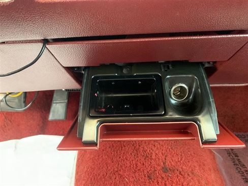 Used 1992 Oldsmobile Custom Cruiser image 27