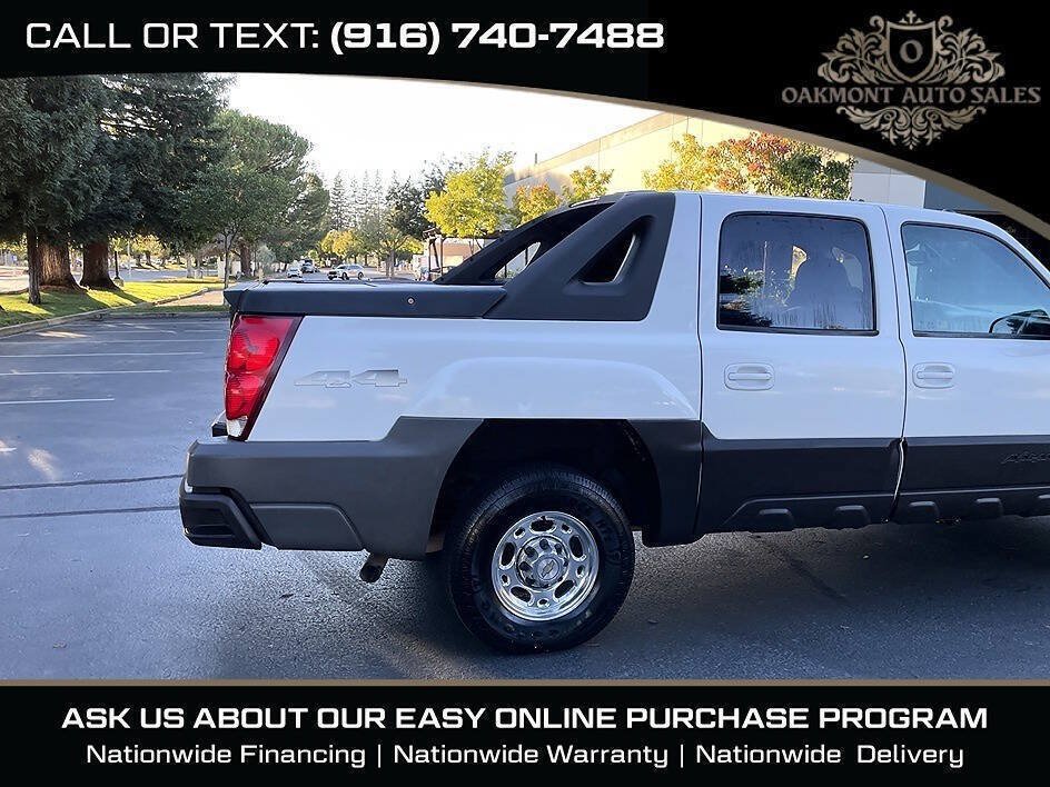 Used 2004 Chevrolet Avalanche 2500 w/ Preferred Equipment Group AWD/4WD image 12