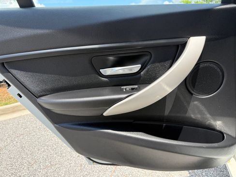 Used 2018 BMW 320i xDrive Sedan AWD/4WD image 46