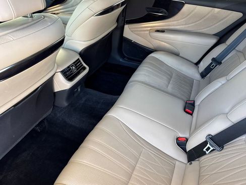 Used 2022 Lexus LS 500 w/ Interior Upgrade Package RWD image 5