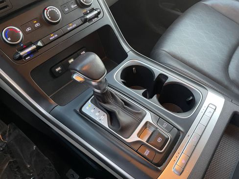 Used 2023 Kia Carnival LX image 41